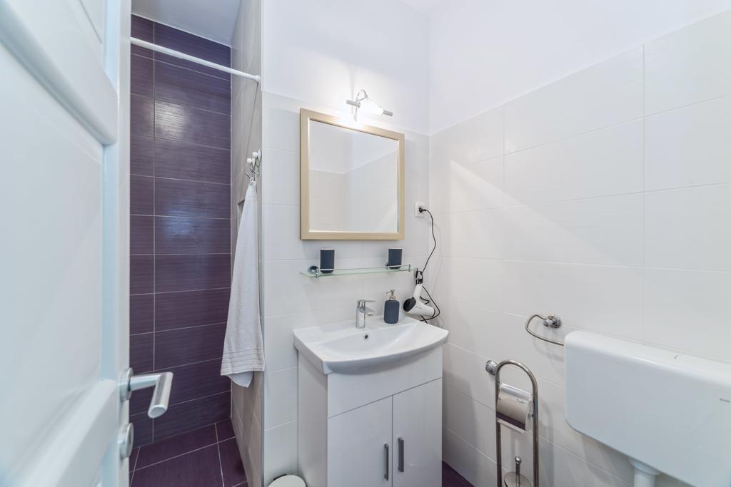Penzión pre hostí Lanterna & 3*