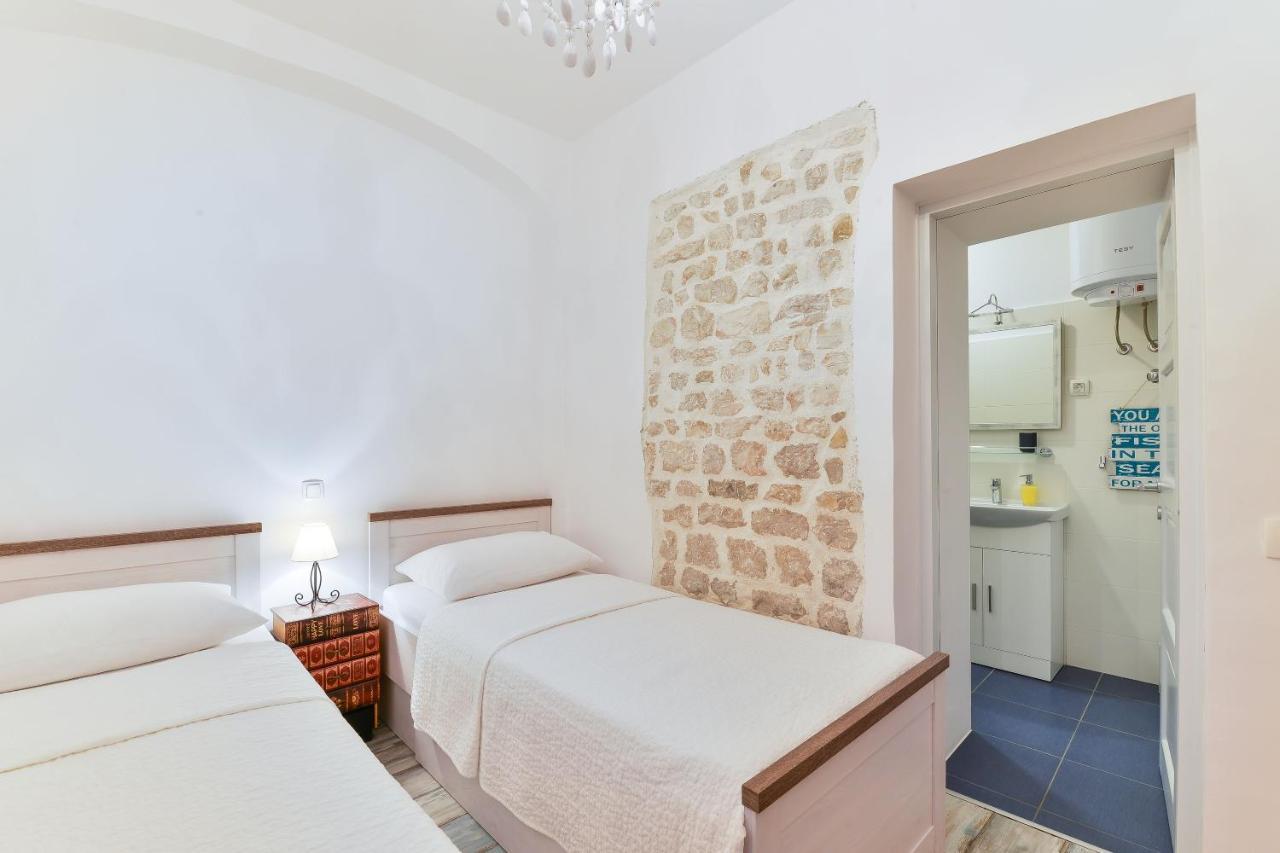 Penzión pre hostí Lanterna & 3*